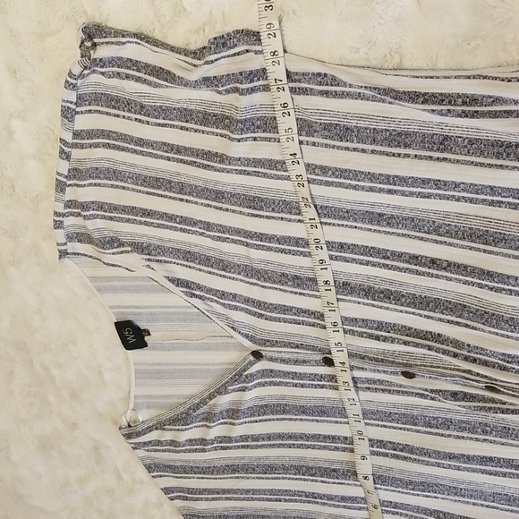 W5 Top Womens Size 3X Striped Tie Front - Picture 7 of 8
